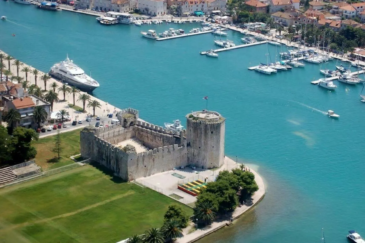 Apartment Kristina Trogir 0*,